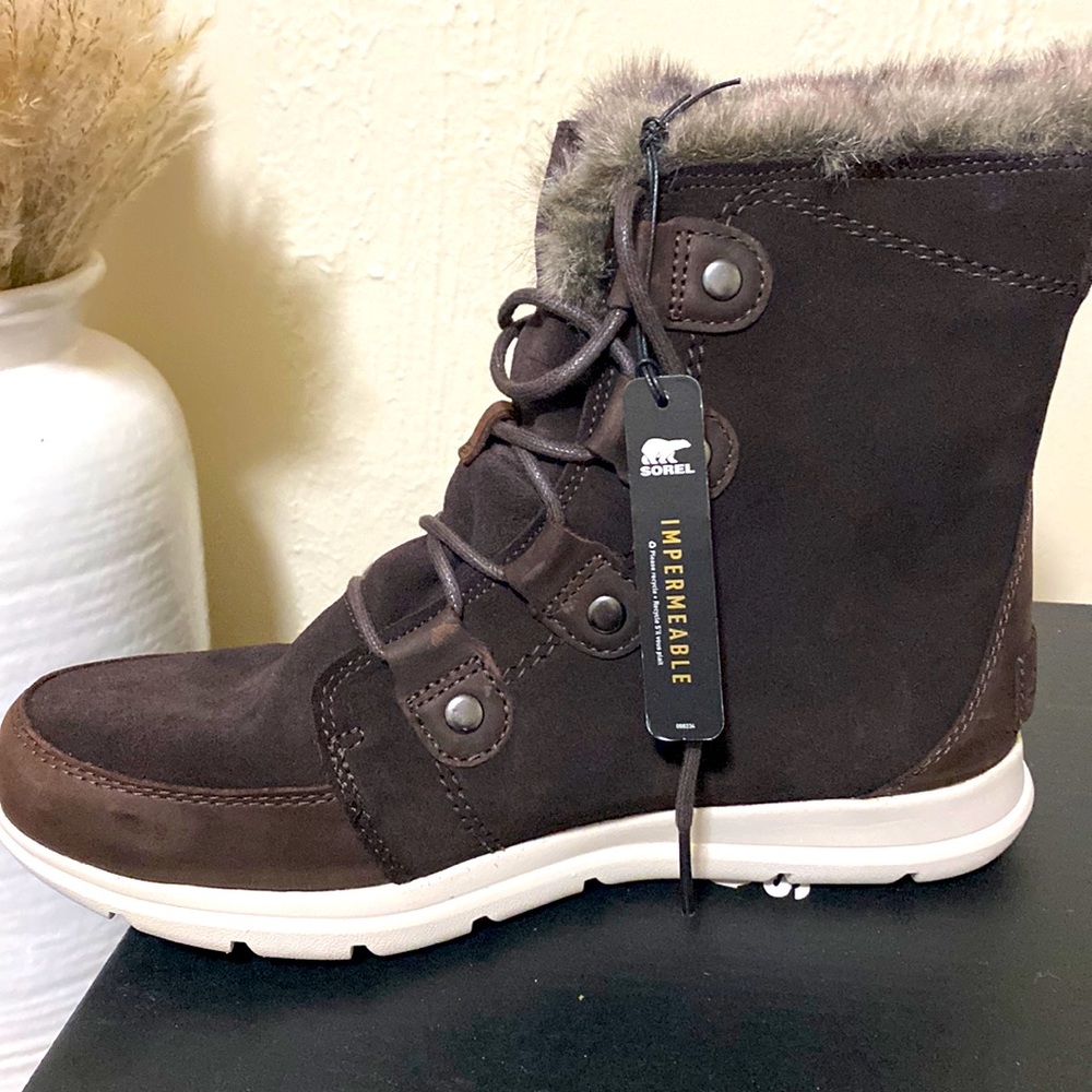 Women’s Sorel Explorer Joan Boot! New in box!